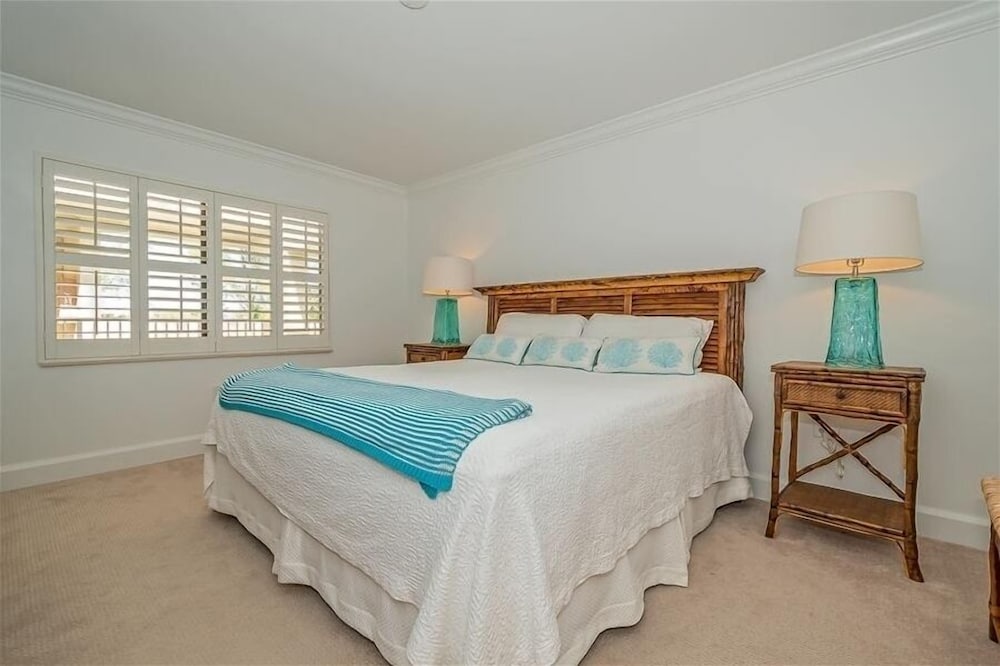 Condo, 2 Bedrooms photo 2