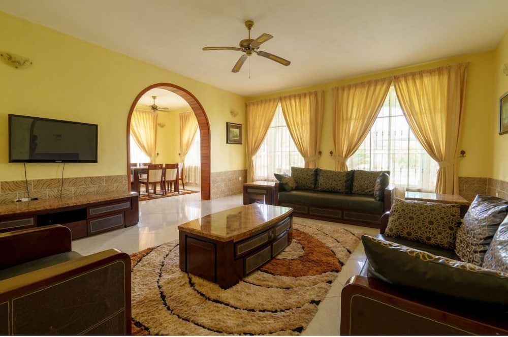 Deluxe Apartment, 2 Bedrooms, Garden View