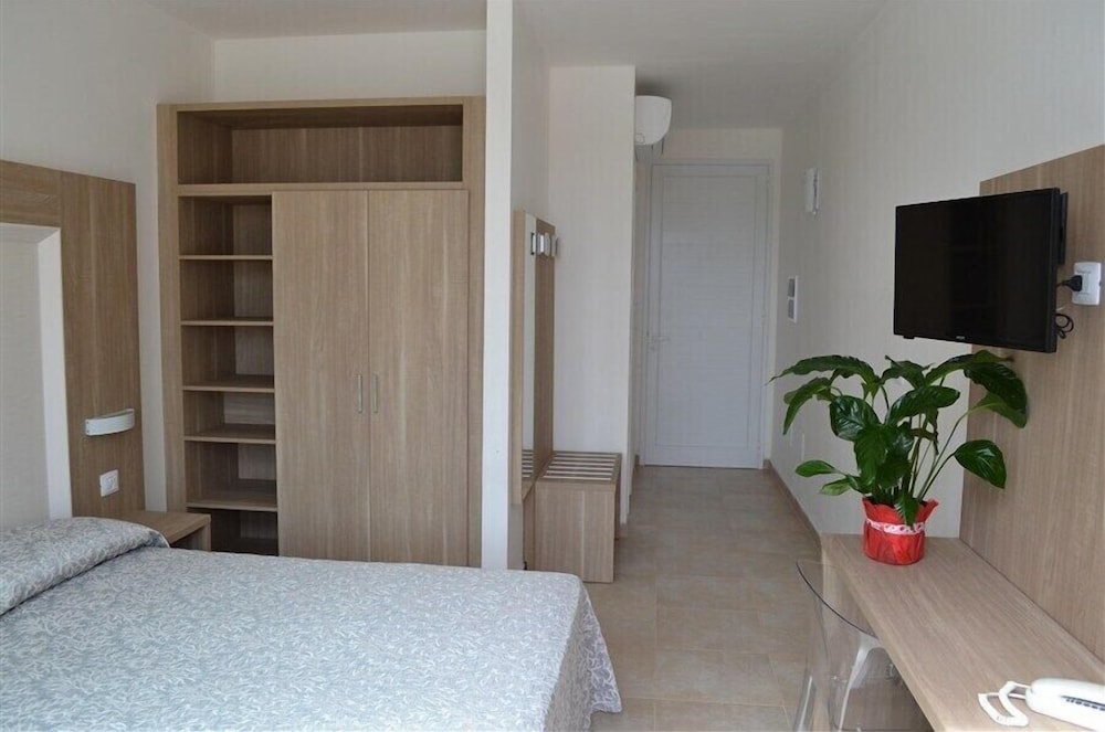 Quadruple Room photo 3