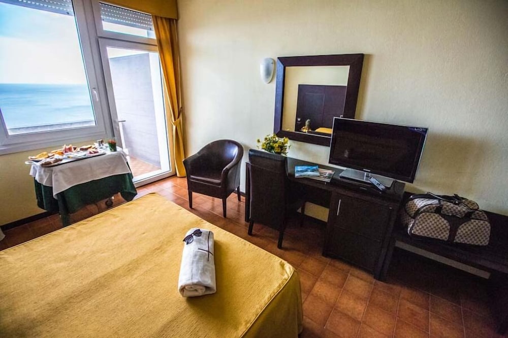 Superior Triple Room, Sea View