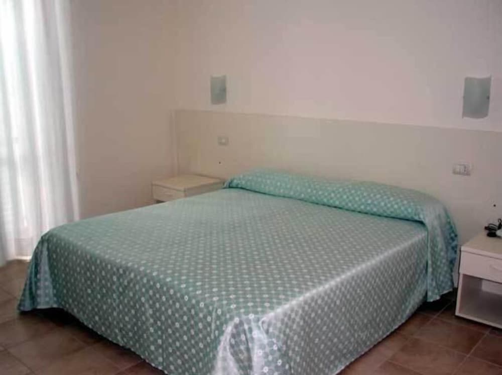 Double or Twin Room photo 2
