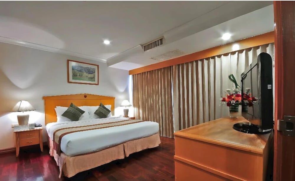 Executive Suite One-Bedroom Plus photo 1