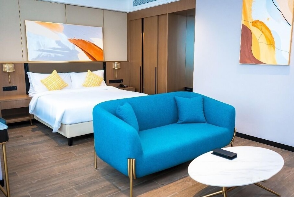 Junior Suite, 1 King Bed photo 3