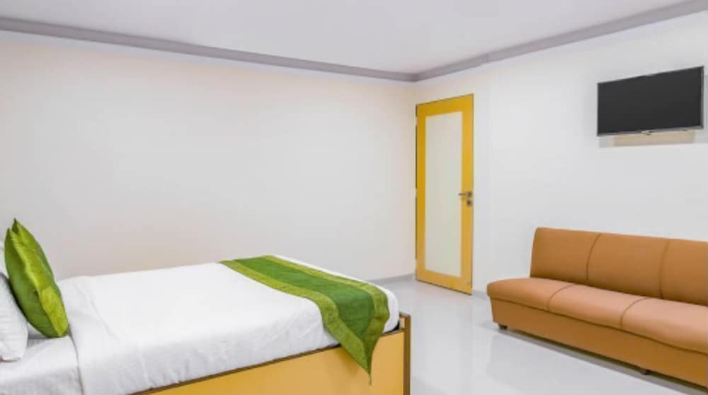 Deluxe Room - Photo 2