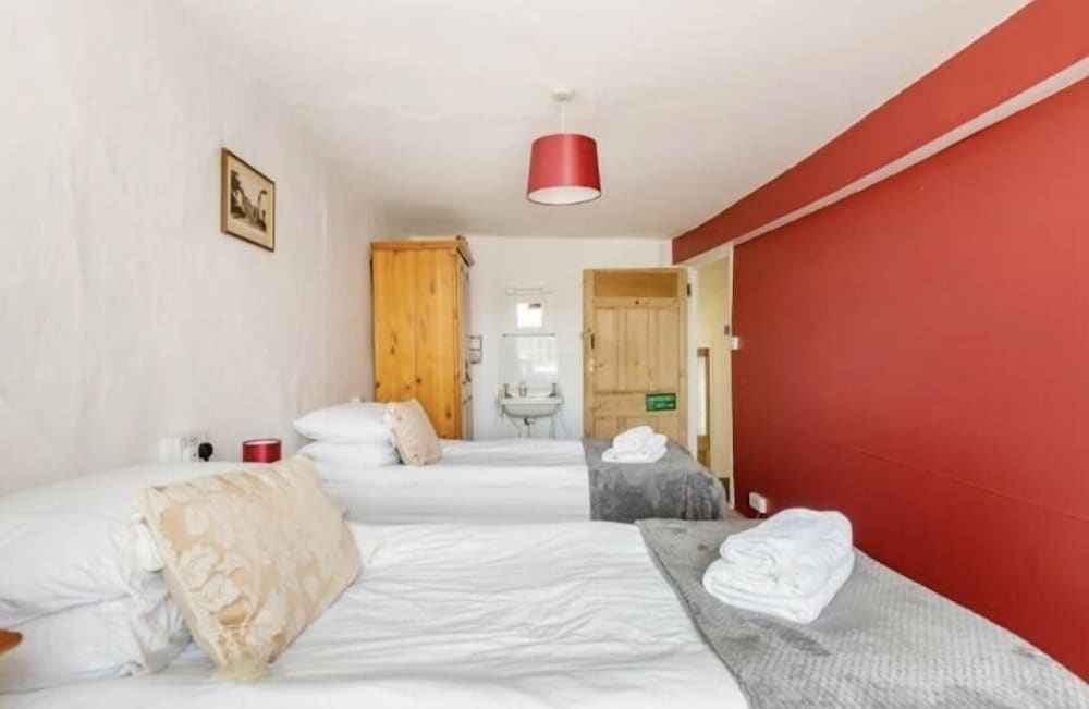 Double or Twin Room (Room 4)