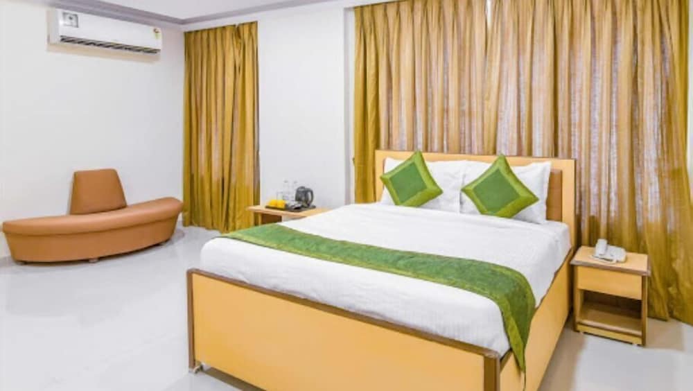 Deluxe Room - Photo 3