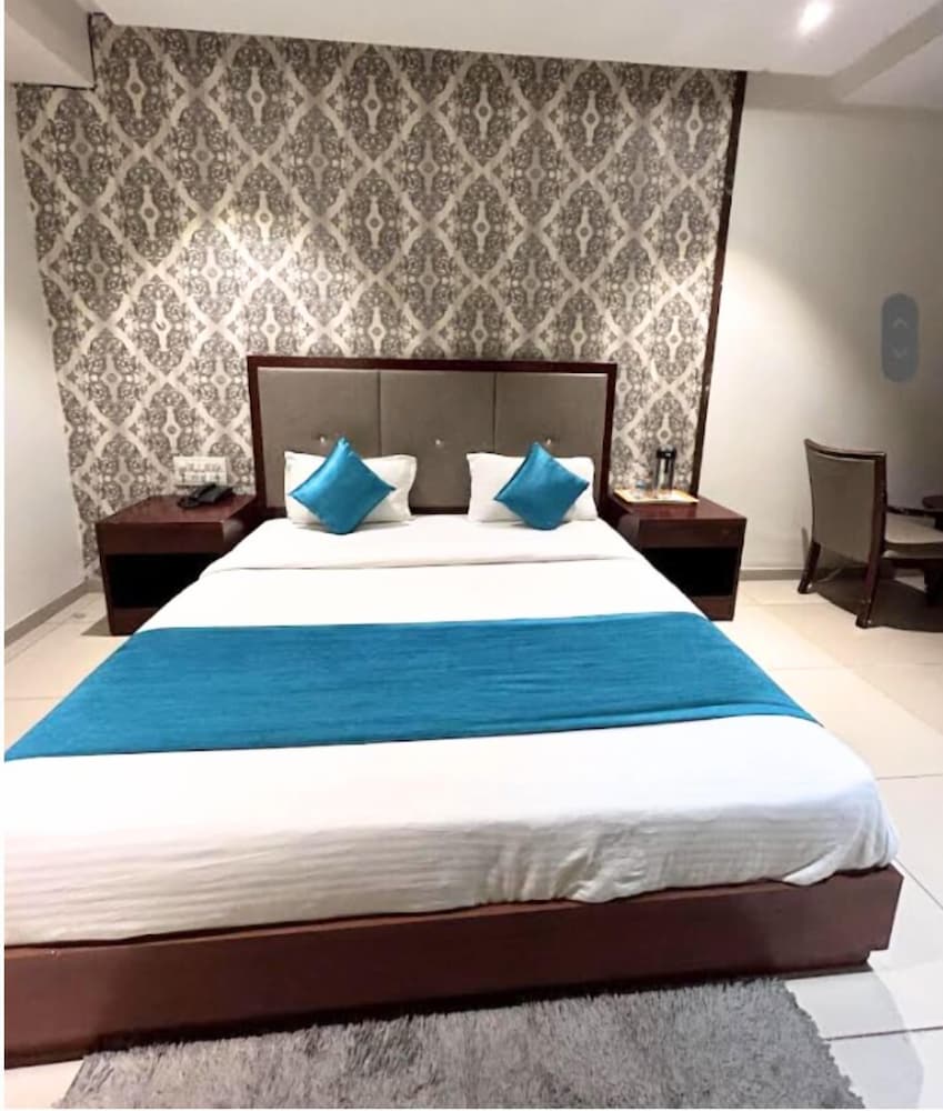 Deluxe Room - Photo 4