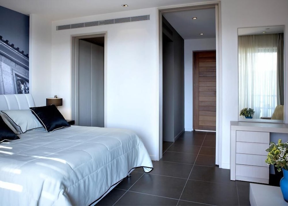 Deluxe Suite - Photo 2