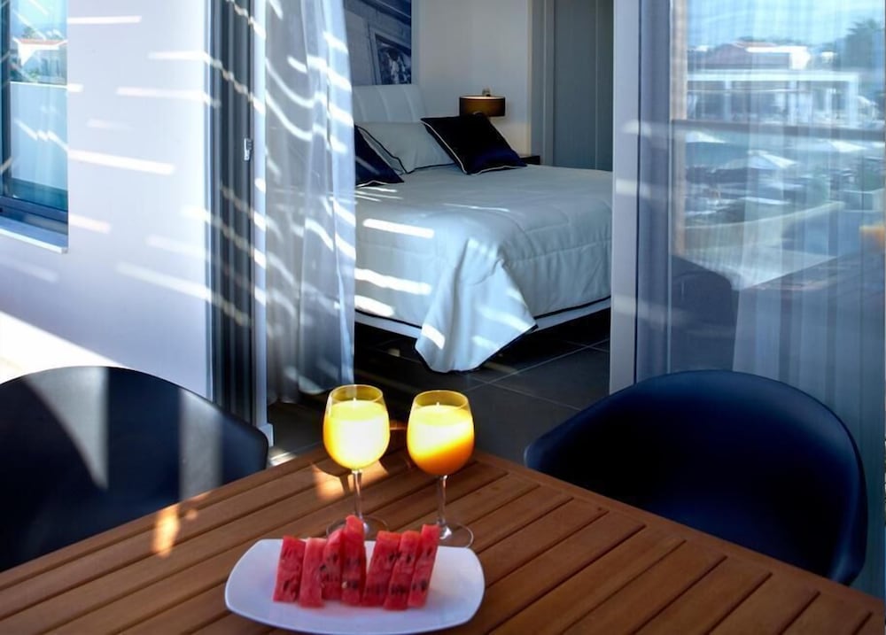 Deluxe Suite - Photo 3