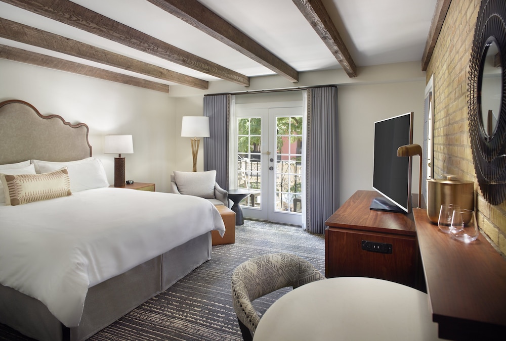 Premier Room, 1 King Bed, Balcony