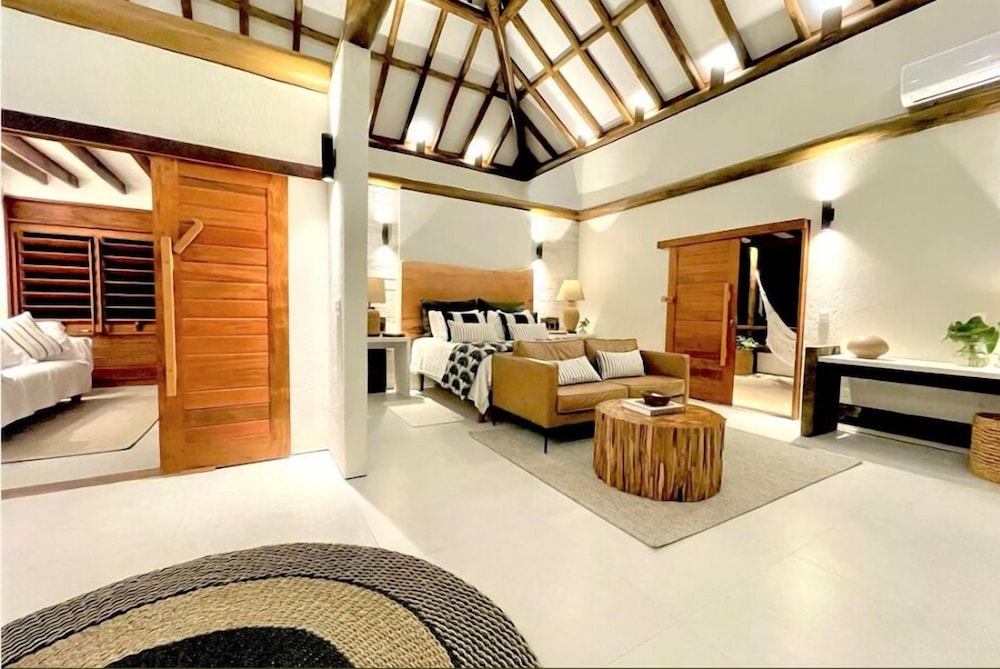Deluxe House photo 1