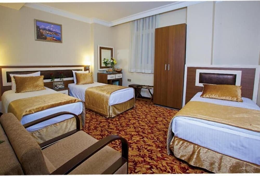 Family Quadruple Room photo 1