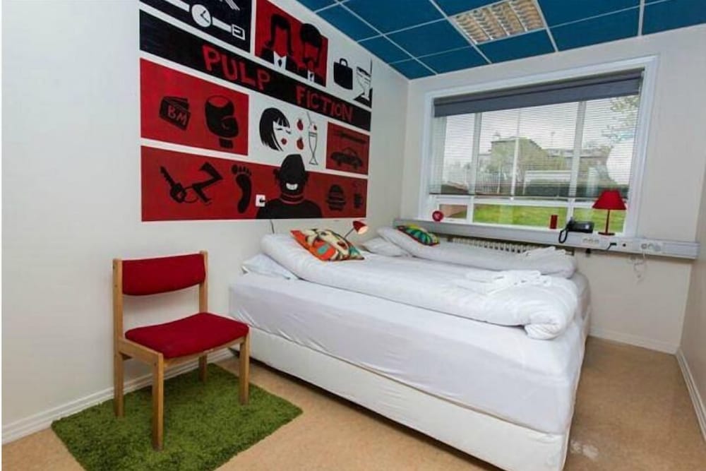 Twin Room with Shared Bathroom and Free Parking photo 2
