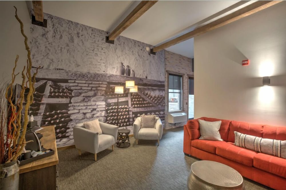 Standard Studio, 1 King Bed, Accessible photo 1