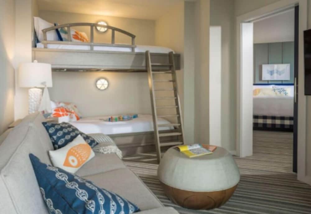 Two Bedroom Oceanfront Corner Bunk Suite