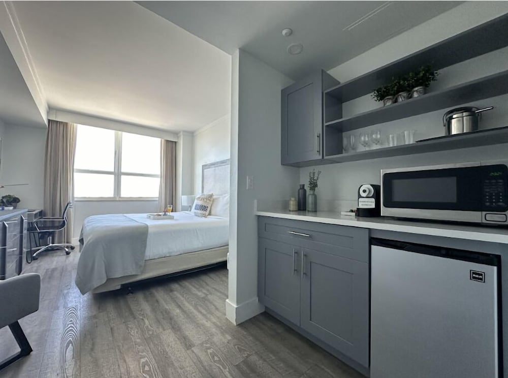 City Double Room, 1 King Bed, City View1812.01 photo 2