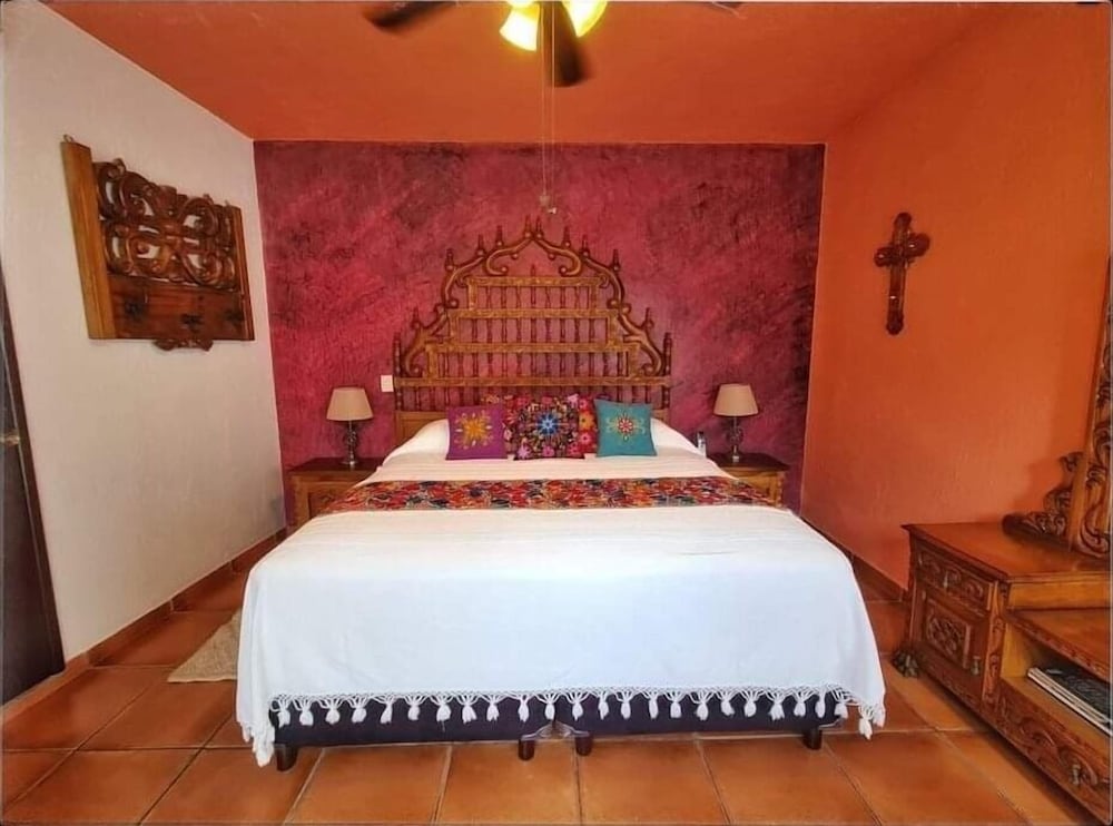 Deluxe Double Room Single Use, 1 King Bed