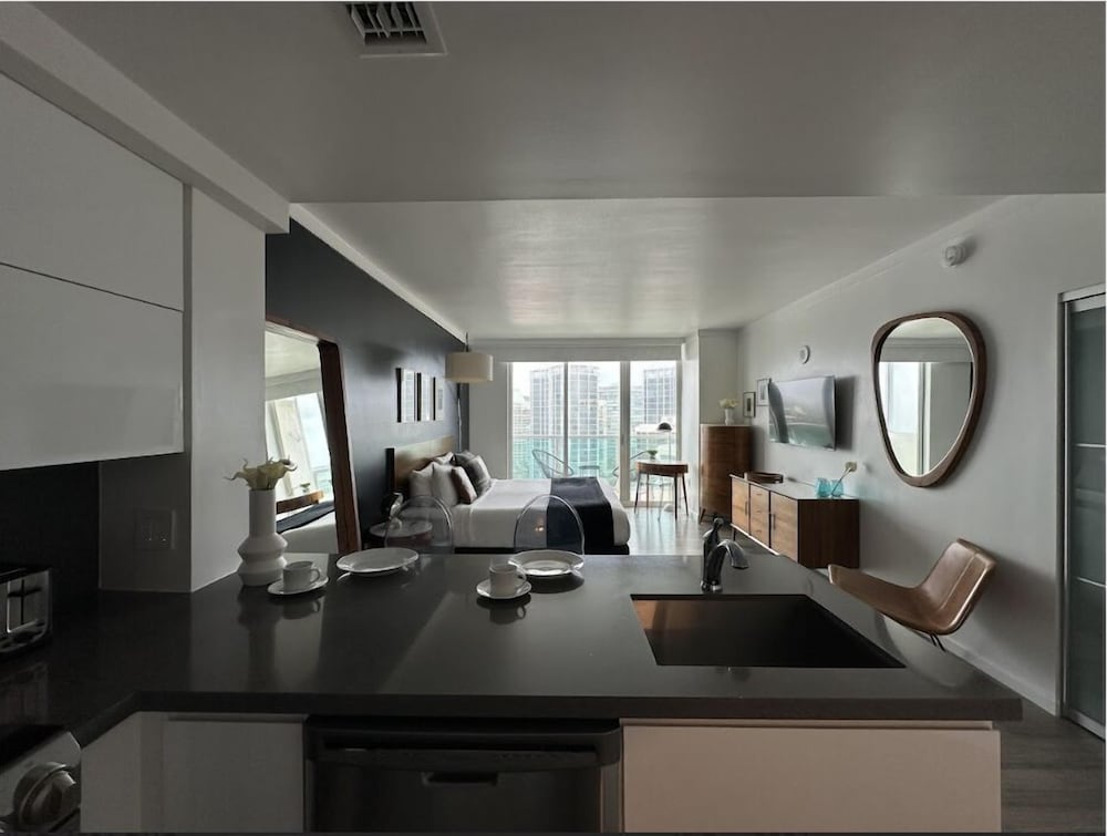 Deluxe Studio Suite, Kitchenette, Partial Ocean View2008.02 photo 2