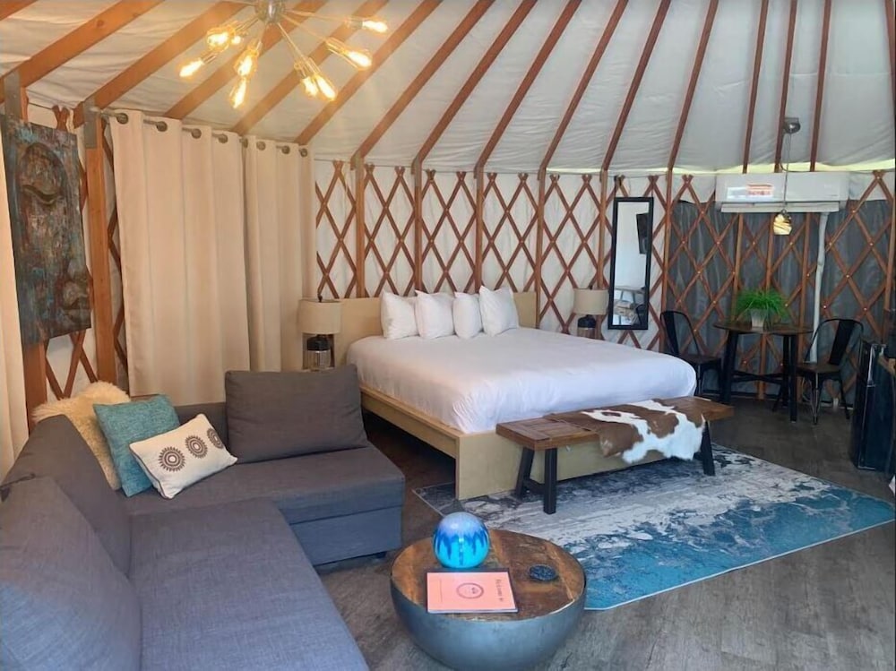 Willow Yurt photo 3