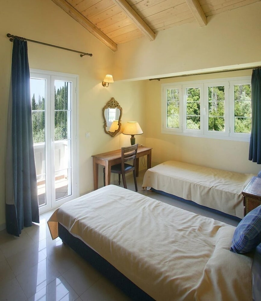 Comfort Villa, 2 Bedrooms (Mimosa) photo 2
