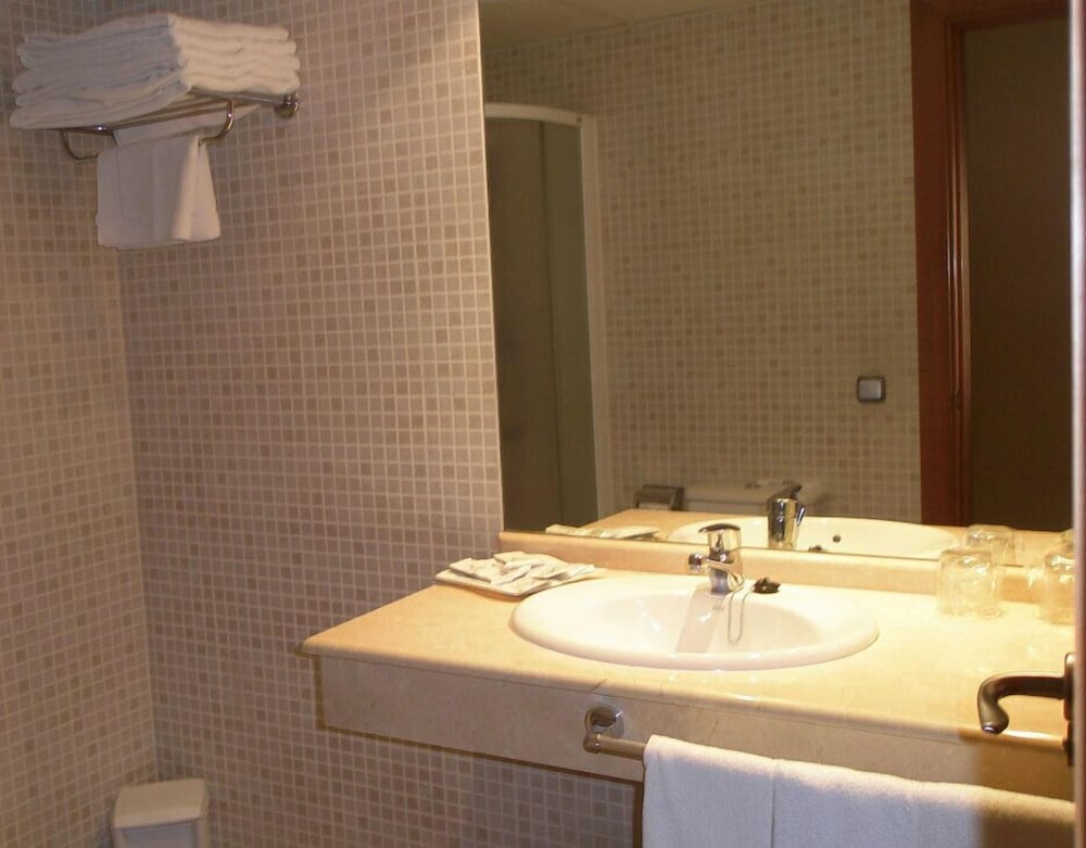 Double Room - Photo 2