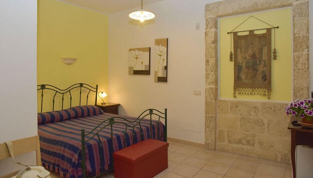 Deluxe Double Room, 1 Queen Bed, Balcony photo 2