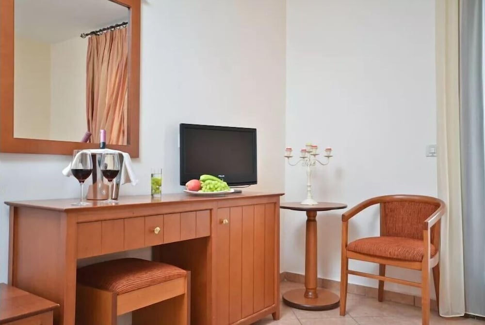Comfort Room Pool or Sea view - Photo 5