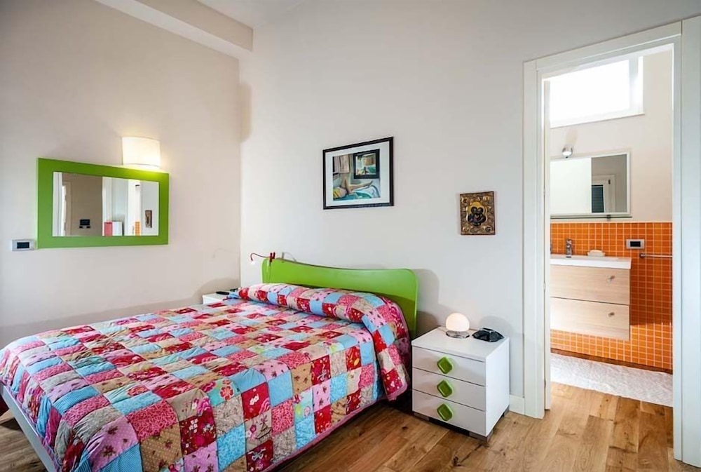 Condo, 2 Bedrooms, Sea View