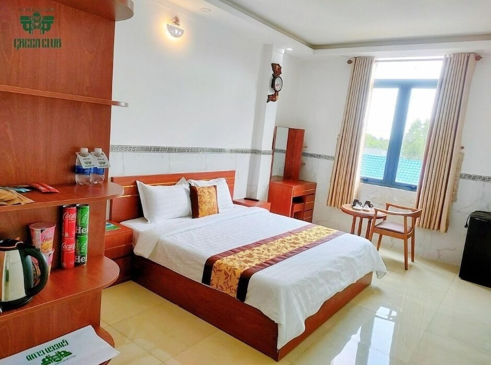 Basic Single Room, 1 Bedroom, Refrigerator, Pool View