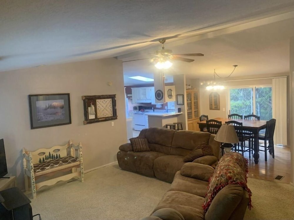 Premium House photo 1