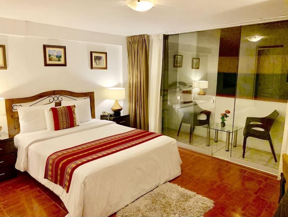 Standard Room, 1 Queen Bed photo 3