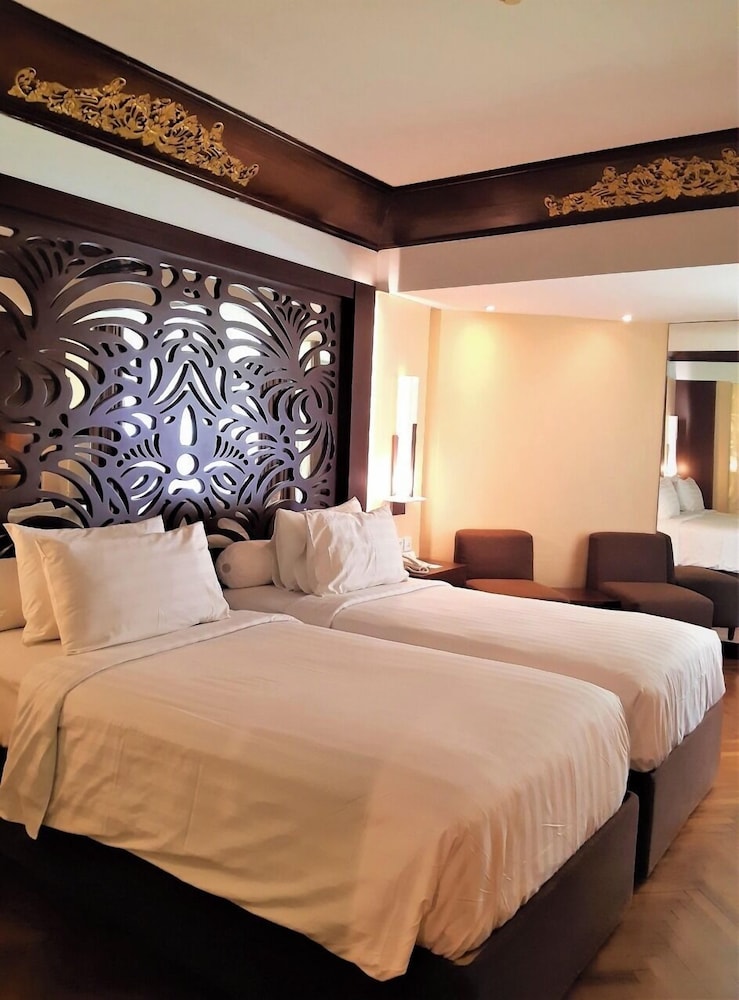 Club Twin Room, Balcony, Garden View photo 2