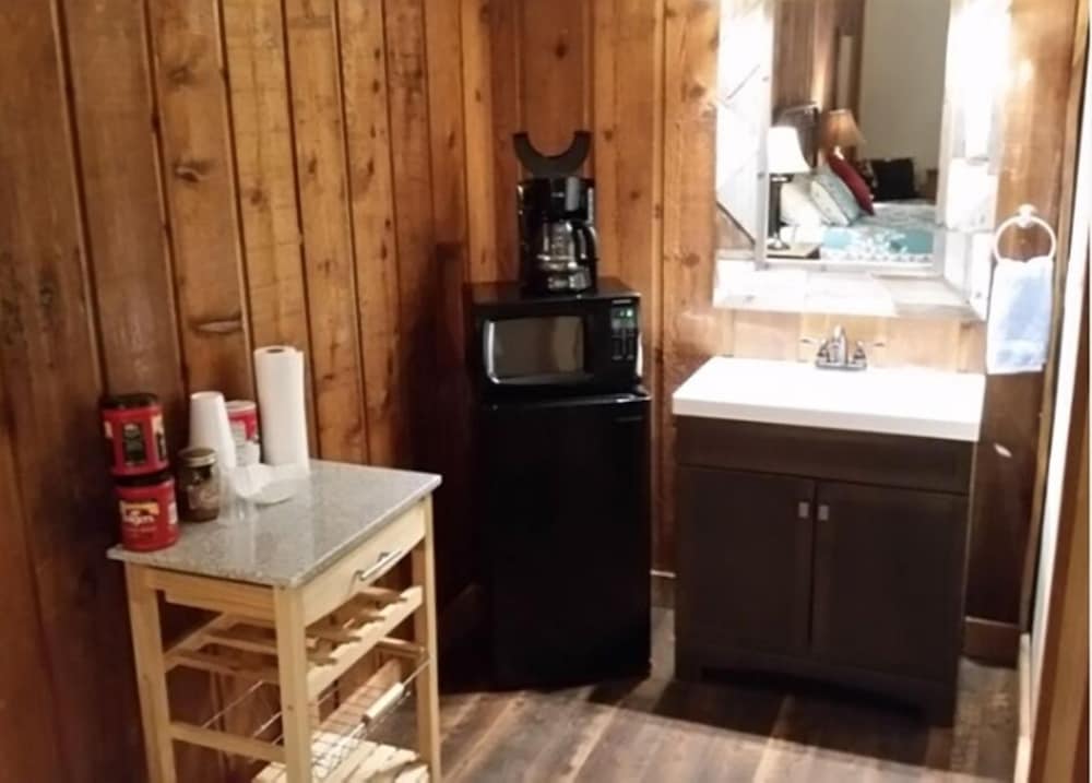 Apartment, Ensuite (Chipmunk Junction) photo 2