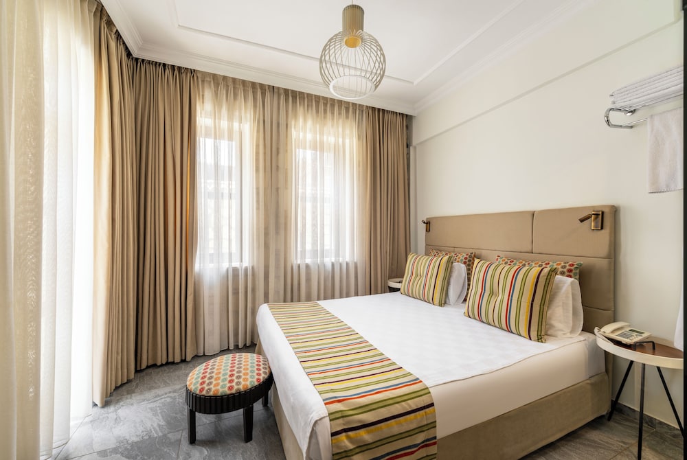 Fiore Anex Deluxe Room - Photo 1