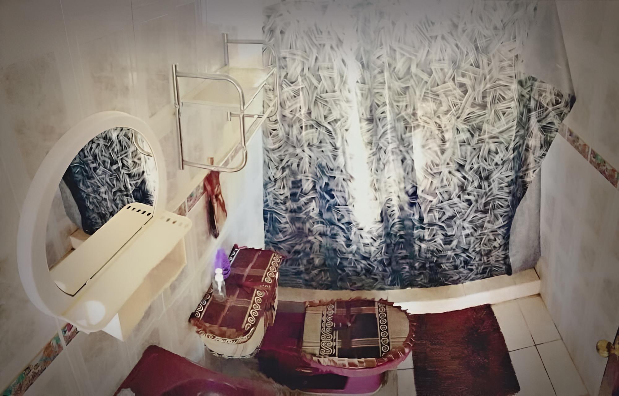 Junior Suite, 2 Double Beds, Non Smoking, Shared Bathroom photo 2