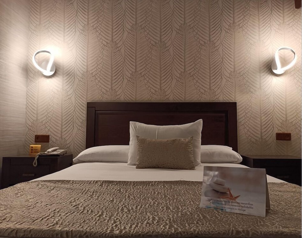 Junior Suite, 2 Bedrooms - Photo 1