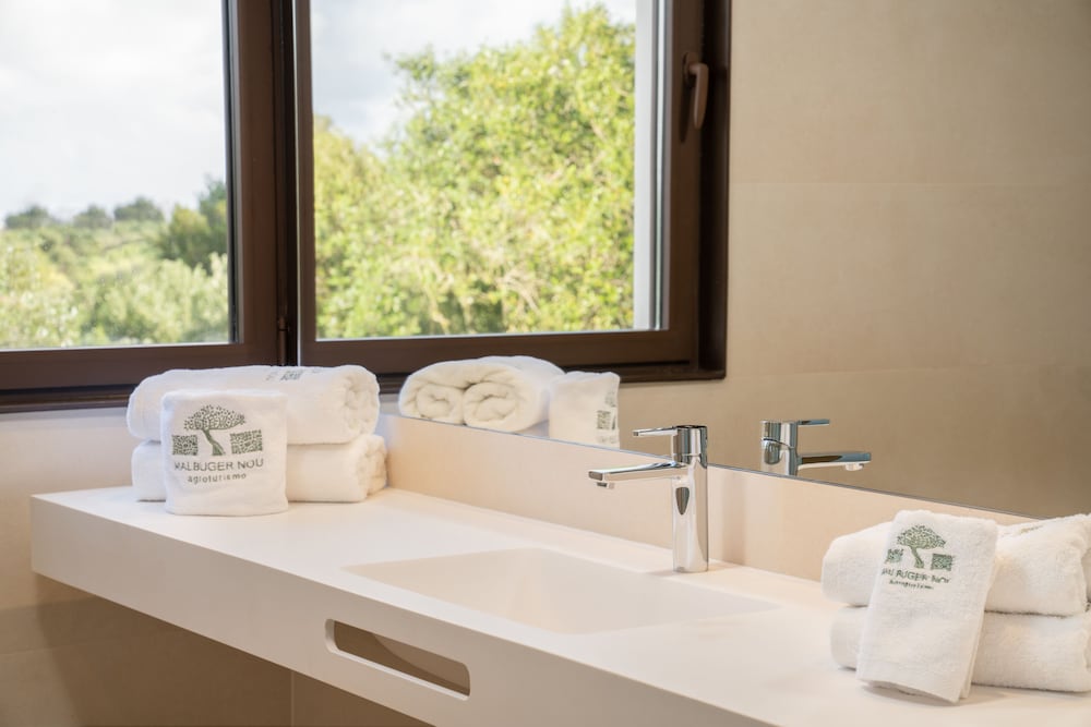 Deluxe Double or Twin Room, Accessible photo 2