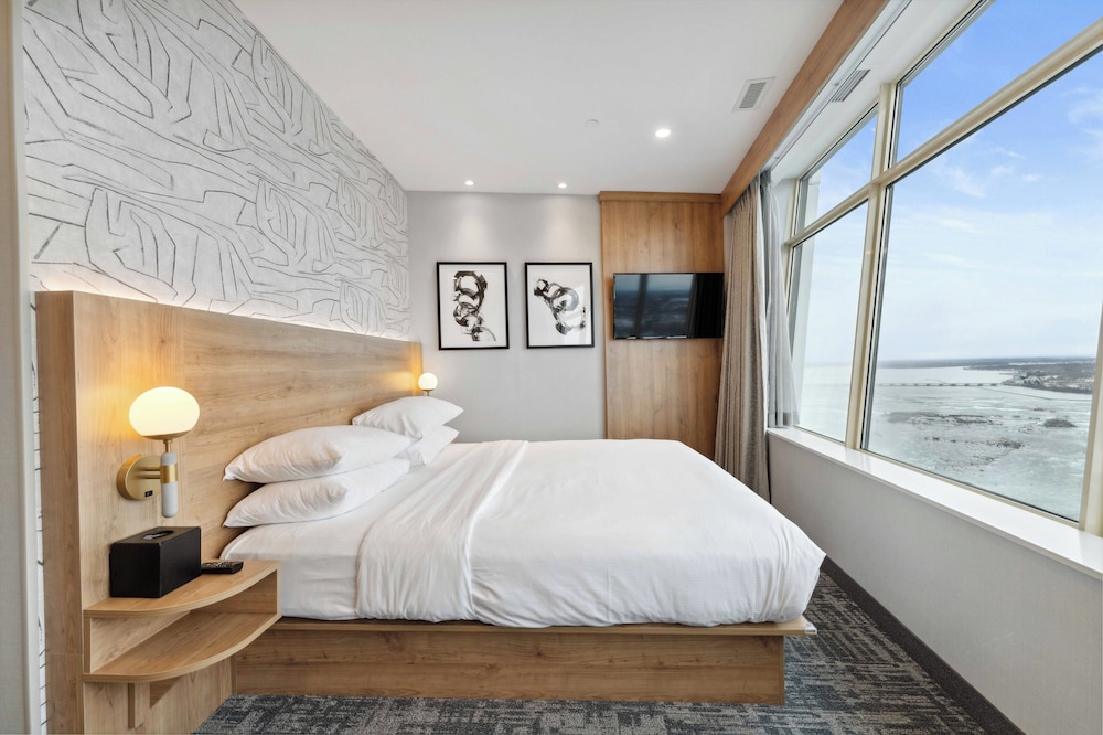 Riverview Room - Photo 1