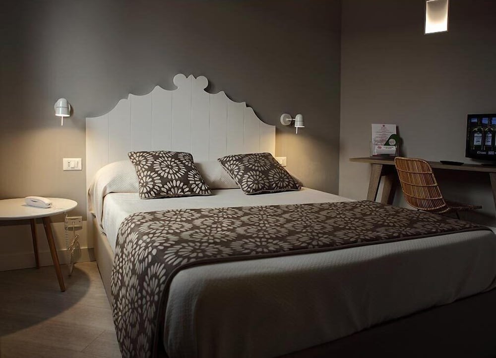 Classic Single Room, 1 Large Twin Bed, Annex Building photo 2