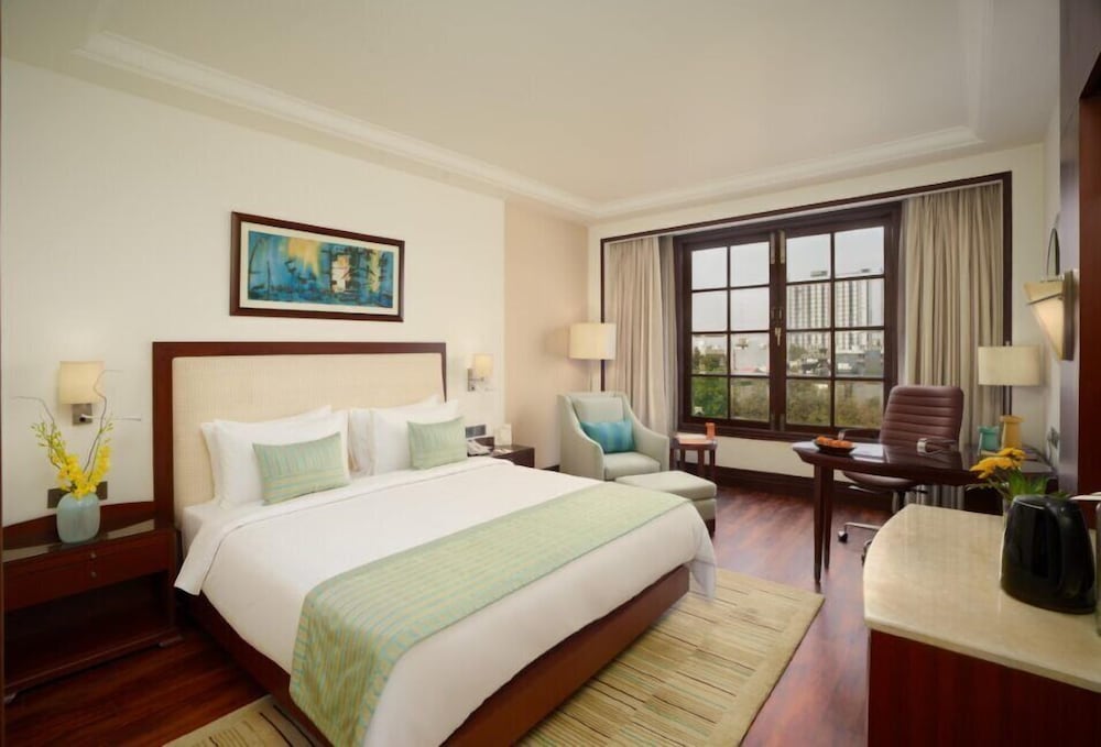 Premium Room, 1 King Bed photo 1