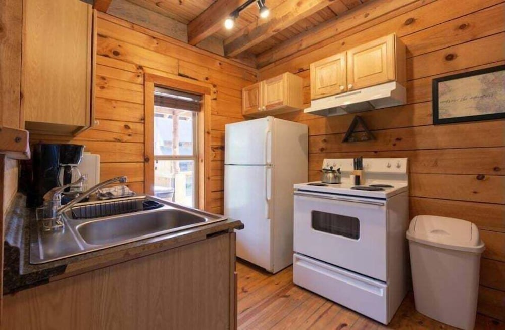 Cabin, Multiple Beds, Hot Tub, Mountain View photo 2