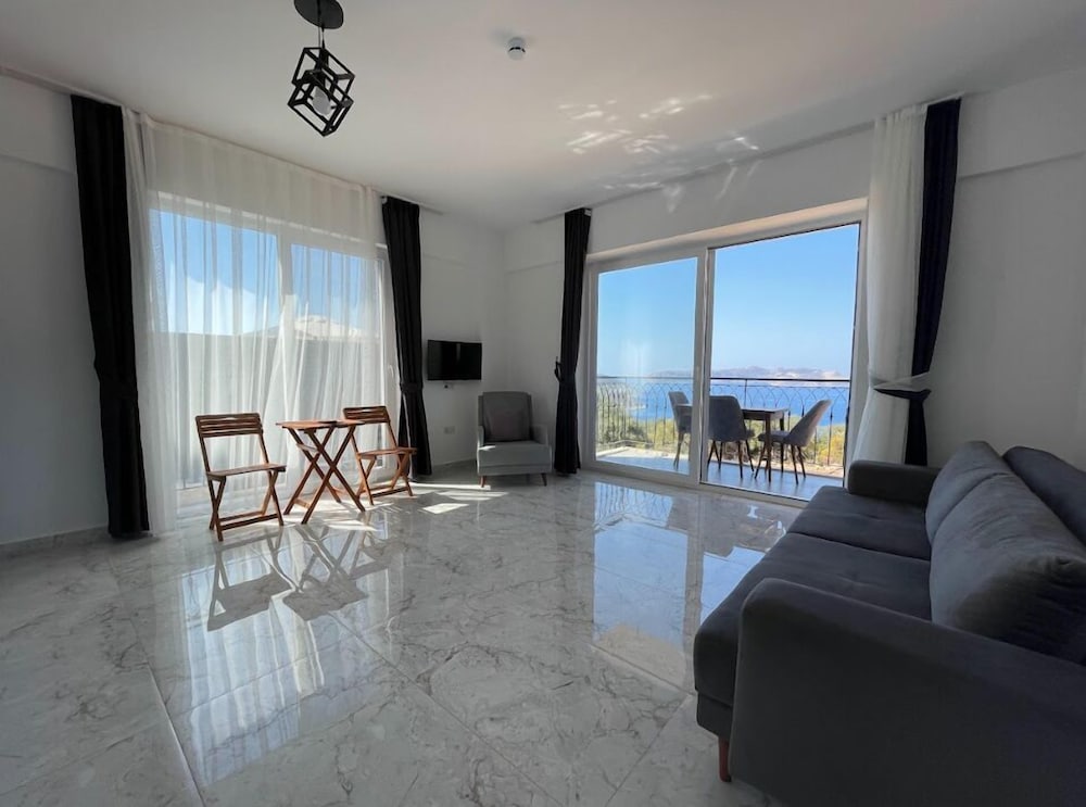 Basic Apartment, Balcony, Sea View