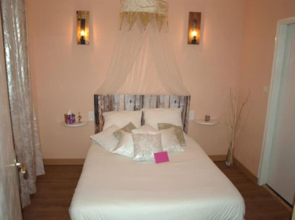 Standard Double Room Single Use (Nature) photo 2