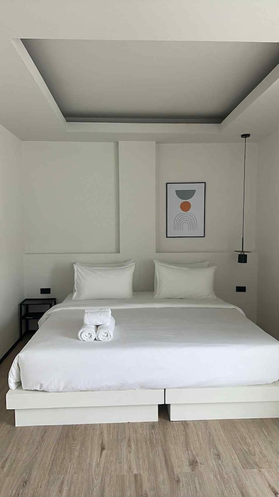 Standard Room, 1 King Bed, Balcony, Canal View