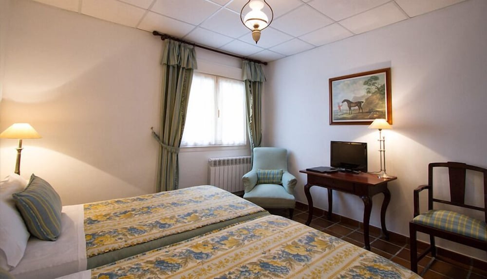 Superior Double or Twin Room photo 2