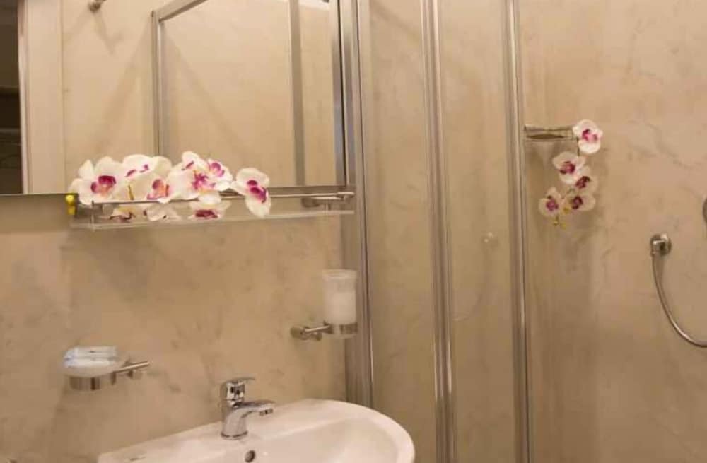 Double or Twin Room photo 2