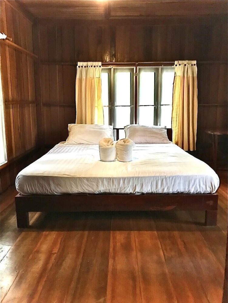Standard Single Room, Balcony, Garden View