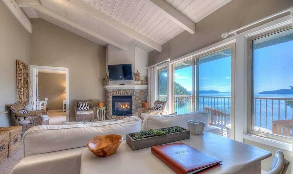 Deluxe Suite, 2 Bedrooms, Hill View photo 3
