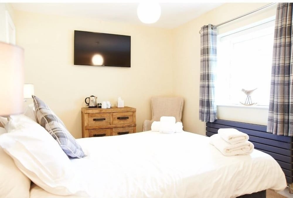 Standard Double Room, Ensuite (E) photo 3