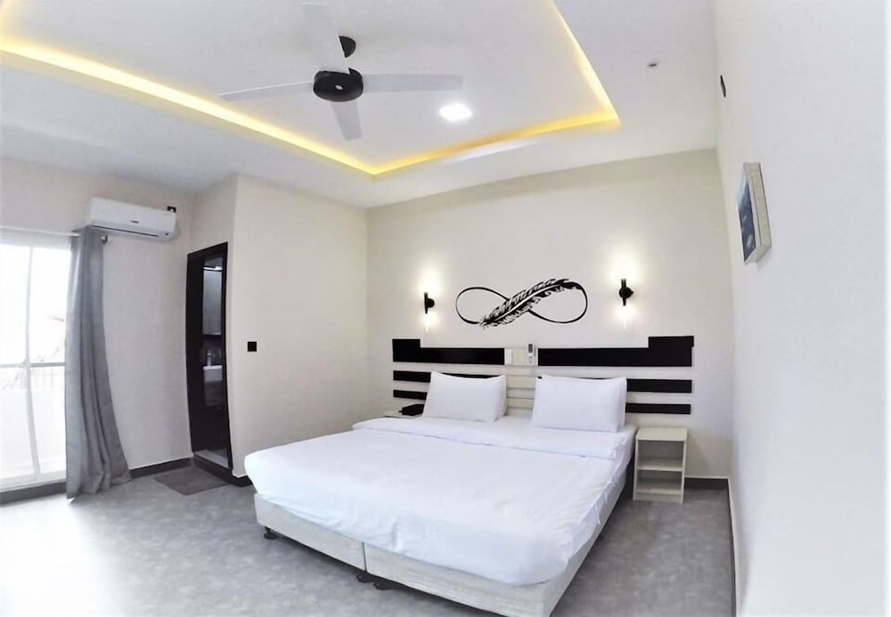 Premium Double or Twin Room photo 2